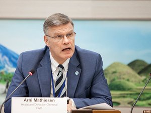 Look to the oceans for alternative aquafeeds, FAO's Mathiesen tells Aqua-Nor