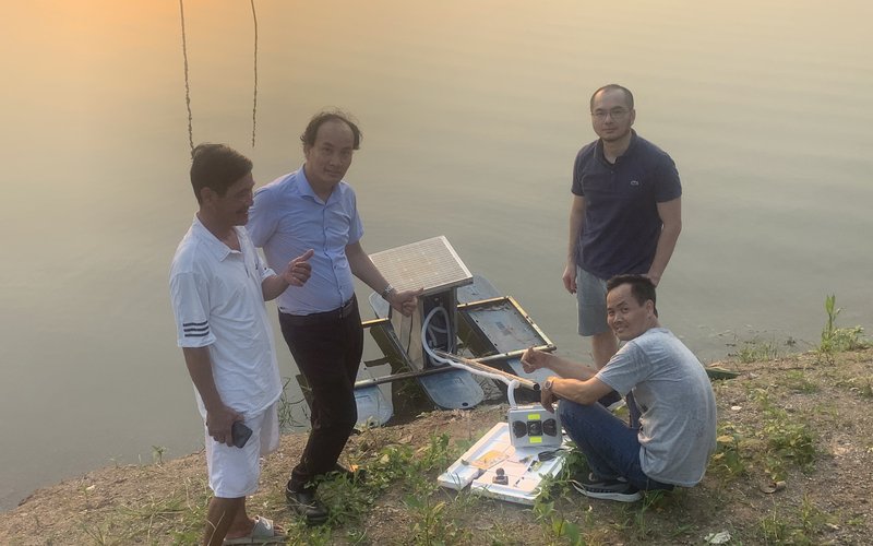 CSIRO AquaWatch_HydraSpectra_Vietnam-team