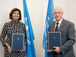 UN-FAO_MOU_Signing_w_Shaw-52427677788_3db96c82b1