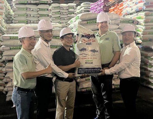 Viet Nhat Aquafeed bag with SUSS logo_32