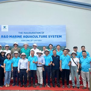 deheusvietnamlaunchnewmarinerdfacilitygrouppicture