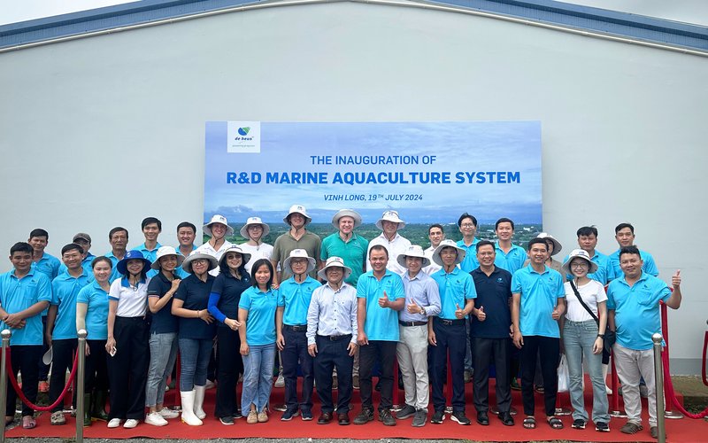 deheusvietnamlaunchnewmarinerdfacilitygrouppicture